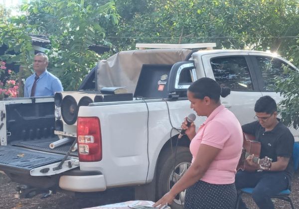 Evangelismo na comunidade bandeira 2