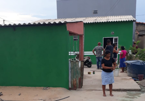 Equipe Neemias realiza obra social no Pedra 90