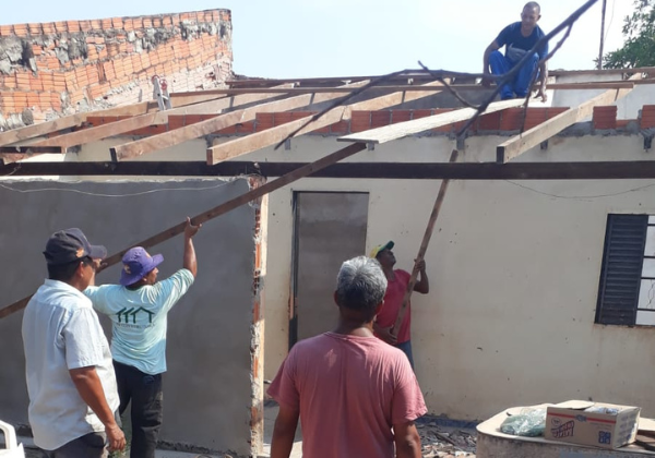 Equipe Neemias realiza o sonho de mais uma famlia no Pedra 90