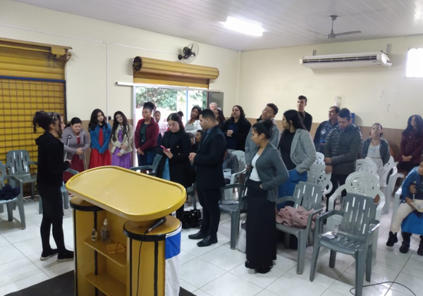 Jovens Campo-Grandenses realiza manh de consagrao em prol da obra missionria